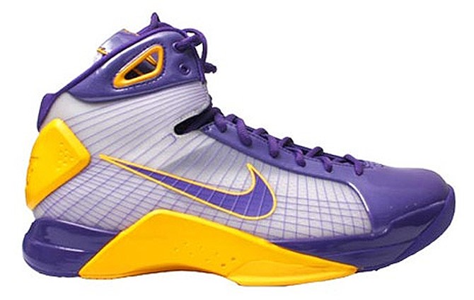 Kobe Bryant Nike Hyperdunk, Kobe Bryant PE - Lakers Colorway Edition with colors purple, yellow and white