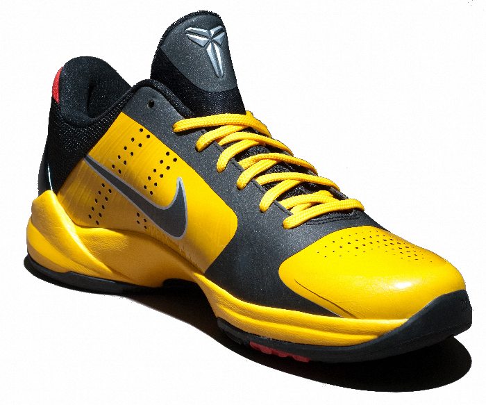 Kobe Bryant Nike Zoom Kobe V (5), Bruce Lee - Game of Death Edition with colors yellow, black and red. Picture 19