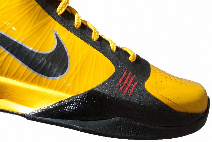 game of death yellow shoes