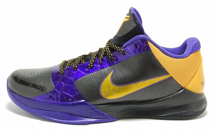 Kobe Bryant Nike Zoom Kobe V (5), Lakers Away Edition with colors black, purple and gold. Picture 06