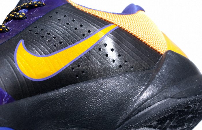 Kobe Bryant Nike Zoom Kobe V (5), Lakers Away Edition with colors black, purple and gold. Picture 16