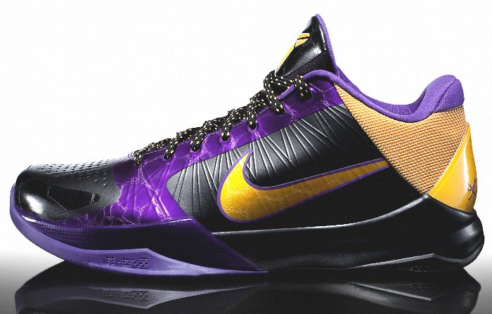 Kobe Bryant Nike Zoom Kobe V (5), Lakers Away Edition with colors black, purple and gold. Picture 30