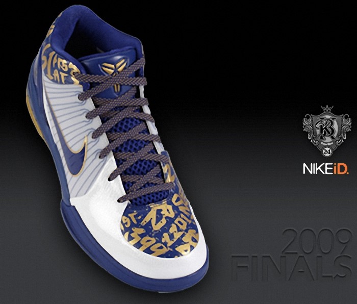 Kobe Bryant Nike Zoom Kobe IV (4), 61 Points Edition Nike iD (2009 NBA Finals) with colors purple, white and gold with stats of his 61 point-game at Madison Square Garden. Picture 06