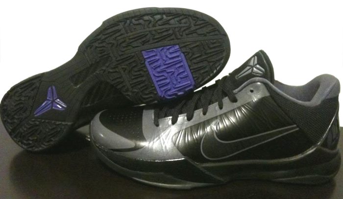 Kobe Bryant Nike Zoom Kobe V (5), Blackout Edition with colors black and grey. Picture 01