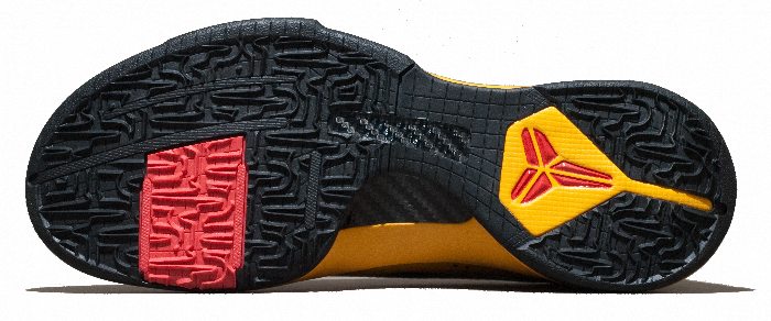 Kobe Bryant Nike Zoom Kobe V (5), Bruce Lee - Game of Death Edition with colors yellow, black and red. Picture 11