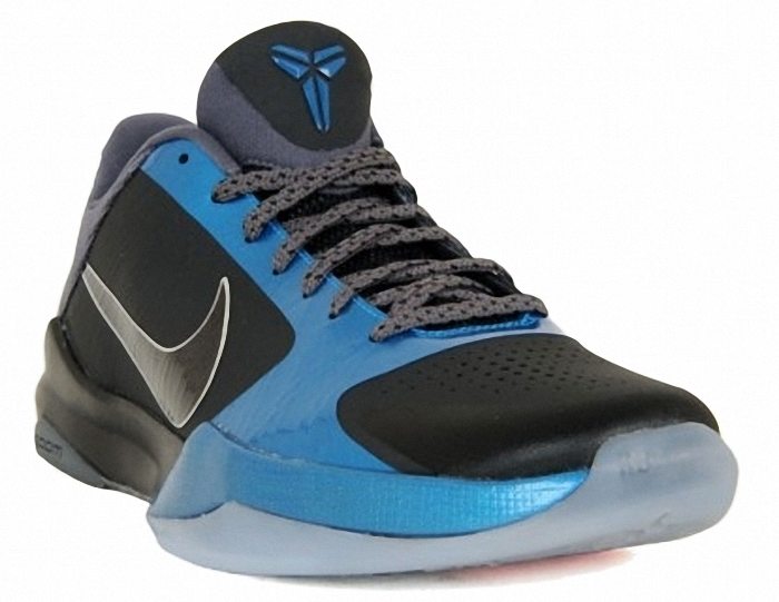 Kobe Bryant Nike Zoom Kobe V (5), Dark Knight Edition with colors black, metalic blue, white and red. Picture 01