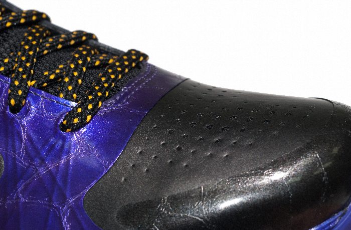 Kobe Bryant Nike Zoom Kobe V (5), Lakers Away Edition with colors black, purple and gold. Picture 19