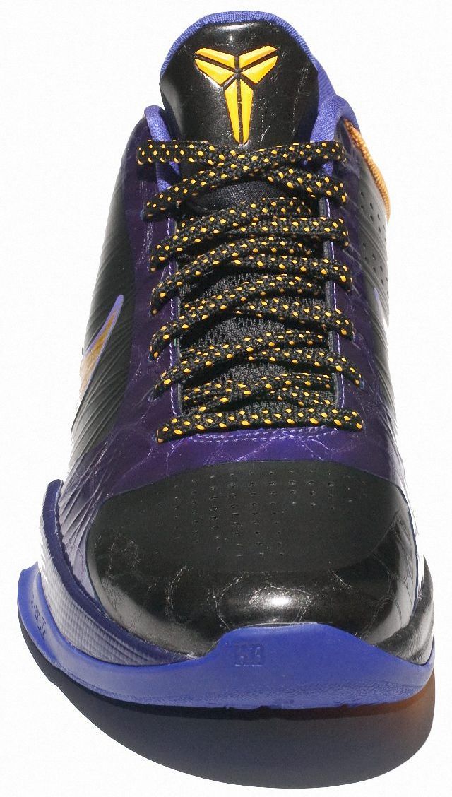 Kobe Bryant Nike Zoom Kobe V (5), Lakers Away Edition with colors black, purple and gold. Picture 23