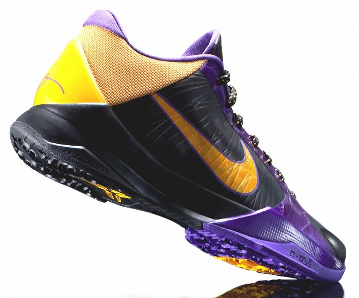 Kobe Bryant Nike Zoom Kobe V (5), Lakers Away Edition with colors black, purple and gold. Picture 31