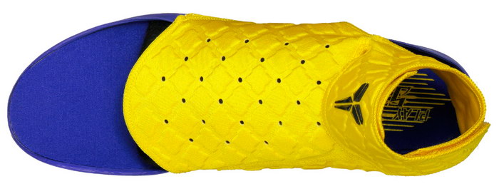 Kobe Bryant Nike Zoom Kobe VII (7), System Supreme with colors black, white and gold. Picture 07