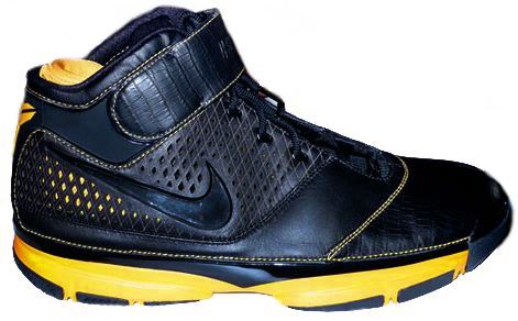 Kobe Bryant Nike Zoom Kobe II Sheath, in colors black and yellow